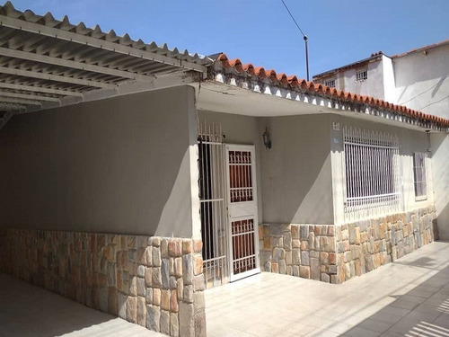 Imagen 1 de 13 de Casa En Loma Linda, Guacara. Carlos Tona, 04129305244, Código: Atc-698