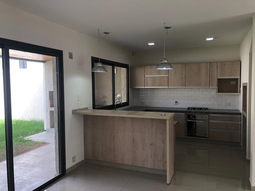 Imagen 18 de 30 de Greenville 2, Duplex En Venta De 3 Dormitorios, Cochera Doble, Patio Con Asador