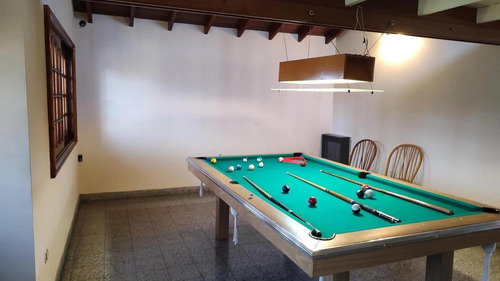 Casa En Venta - 4 Dormitorios 3 Baños - Cocheras - 350mts2 - Quilmes Oeste