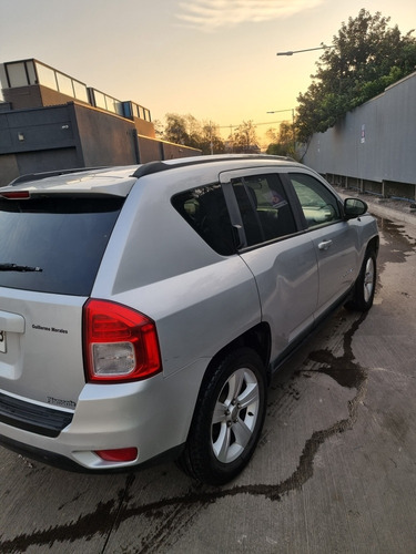 Imagen 3 de 8 de Jeep Compass 2.4 Sport Auto