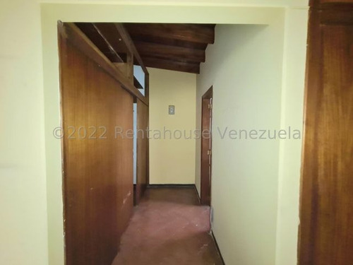 Imagen 21 de 26 de Venta De Amplia Casa En Los Palos Grandes / Cl 23-10886