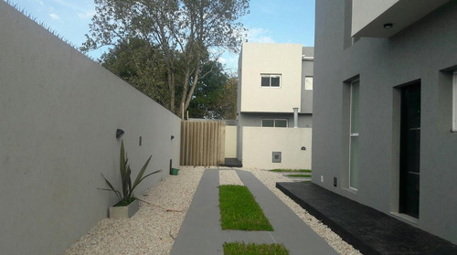 Imagen 4 de 30 de Duplex Venta 2 Dormitorios , Parrilla Y Piscina Climatizada- Terreno 150 Mts 2- La Plata