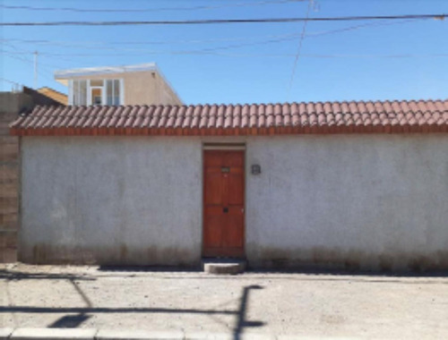 Imagen 4 de 8 de Vivienda Cercana A Calles Principales De La Ciudad