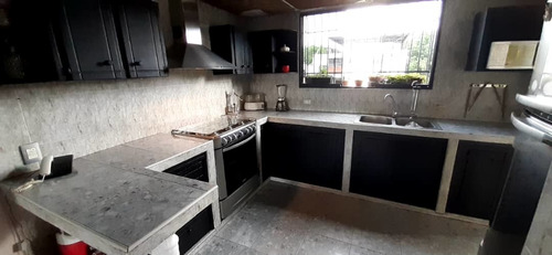 Imagen 3 de 14 de Apartamento En La Urbanización La Esperanza