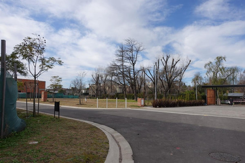 Imagen 13 de 24 de Lote En Venta En Excelente Barrio Cerrado La Clementina En La Mejor Zona Del Jockey. San Isidro.