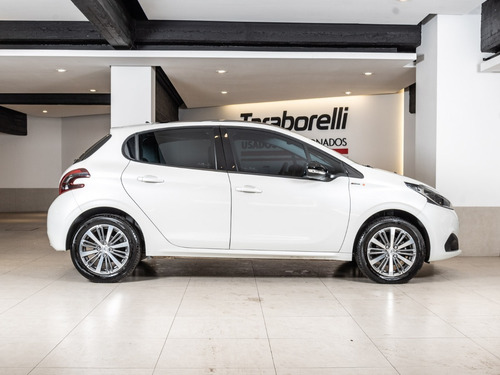 Imagen 10 de 15 de Peugeot 208 2020 1.6 In Concert Taraborelli