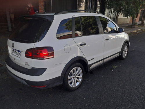 Volkswagen Suran 2017 1.6 Track