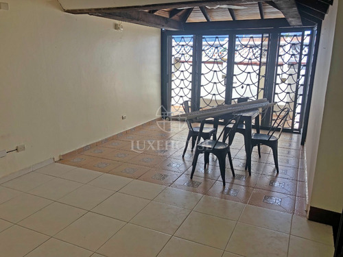 Imagen 7 de 10 de Penthouse De 250 Metros Con Jacuzzi En La Moraleja (eaa-003)