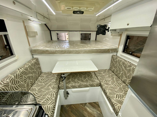 Imagen 3 de 10 de Camper Ag-240 Sobre Toyota Hilux - Silfred Motorhome