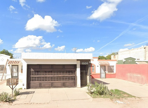 Sk01- Casa En Remate En Blvr Zacatecas, Jardines Del Bosque, Los Mochis, Sin. (65% Debajo De Su Valor Comercial, Solo Recursos Propios)