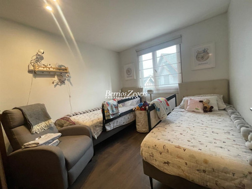Casa En Venta De 4 Dorm.4 Baños En Condominio. En Las Condes