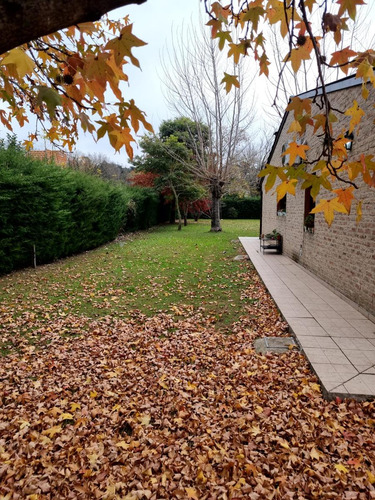 Casa Quinta En Venta 4 Ambientes González Catan Con Jardin Y Pileta