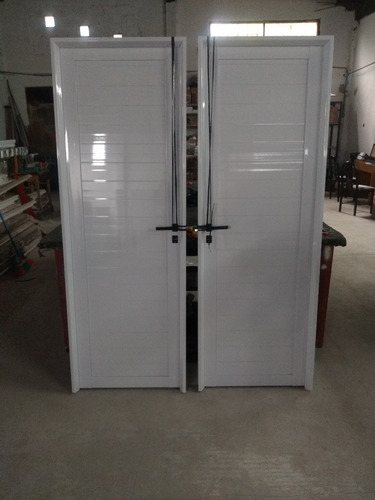 Imagen 2 de 4 de Puerta Aluminio Blanco Ciega 80x200 C/cerradura