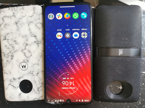 Moto Z4 Detalle En Pantalla 2moto Z2 Force Y Moto Mods Hasselblad Proyector Cámara 360 Bocina Jbl (Usado)