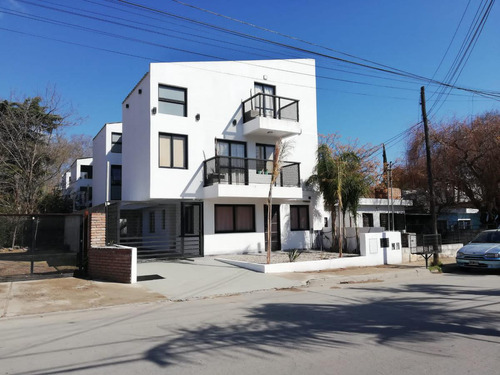 Duplex En Venta - 1 Dormitorio 2 Baños - 65 Mts2 - Villa Carlos Paz