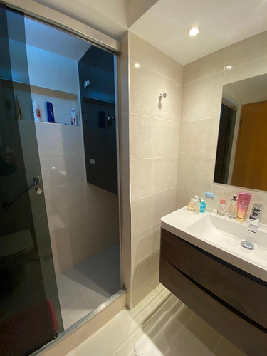 Alquiler Apartamento 3 Dormitorios En Suite, Full Amenities, En Edificio Golden Gate, Playa Mansa, Punta Del Este