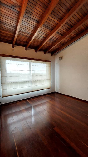 Imagen 14 de 22 de Casa De Tres Pisos En Parque El Retiro San Antonio De Los Altos