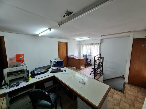 Imagen 9 de 15 de Venta Deposito Con Oficina Vestuario Hurlingham