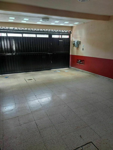Imagen 2 de 25 de Casa De 220m2 , Excelente Distribución,zona Vallejo