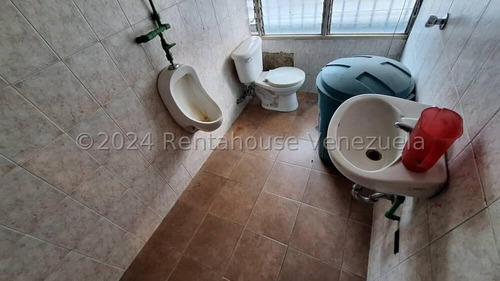 Excelente Oportunidad De Alquilar Una Amplia Oficina En La Urbina, Mls #25-3192
