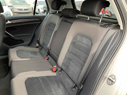 Imagen 8 de 15 de Volkswagen Golf 2017 1.4 Highline Dsg At