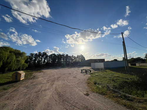 Oportunidad Venta De Padrón Rural Sobre Ruta 11 En Tropezón Con 3 Casas Y Un Terreno De Más De 8.880m2