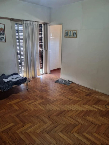 Venta. Departamento. 2 Ambientes. Larrea Y Paraguay.