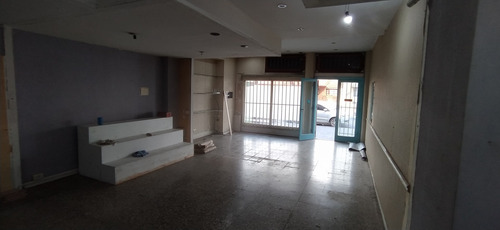 Local Sobre Avenida Comercial En Alquiler Ubicado En Lanús Oeste