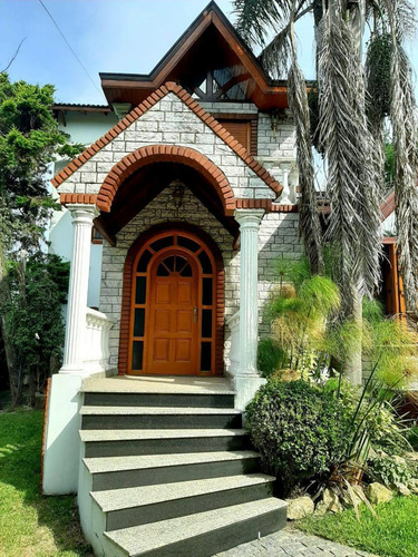 Casa En Alquiler - 5 Dormitorios 4 Baños - 1.400mts2 - Bosques, Florencio Varela