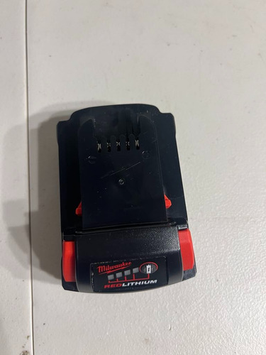 Milwaukee 48-11-1820 Bateria 2ah M18 (Usado)