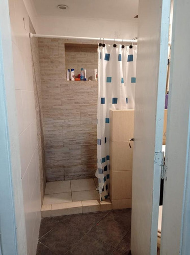 Imagen 11 de 27 de Venta - Casa Y Dos Departamentos - Bella Vista