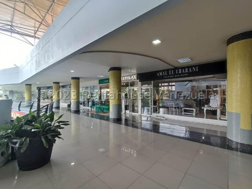 Local Comercial En Venta, Excelentes Condiciones Y Muy Bien Distribuido. Listo Para Iniciar Su Negocio, Eloisa Mejia 24-14691