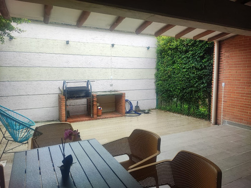 Townhouse En Venta 250m2 En Urb. Hatillo Tepuy La Unión El Hatillo