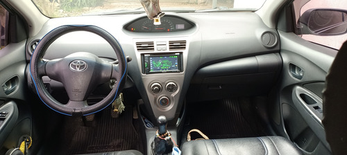 Toyota Yaris 1.5 Vvti Año 2011 4 Puertas