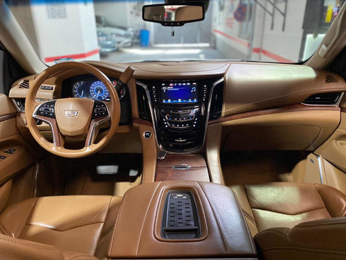 Imagen 9 de 11 de Cadillac Escalade 2016 6.2 Plinum 4x4 At 420 Hp