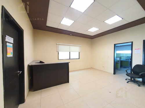 Oficinas En Renta En Veracruz, Fracc. Virginia, 3 Niveles, Elevador, 12 Estacionamientos