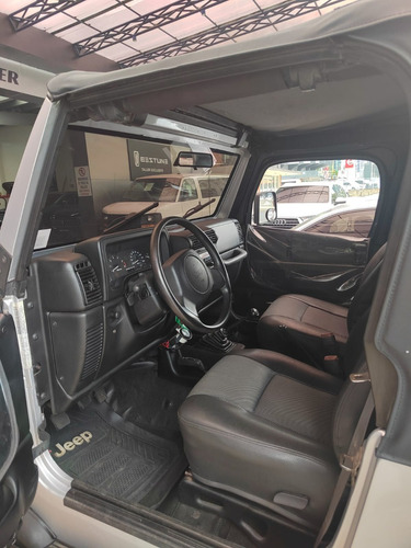 Imagen 6 de 7 de Jeep Wrangler