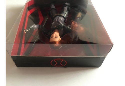 Barbie Black Widow Marvel Viuda Negra Signature Series Matte (Usado)