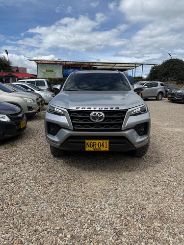 Toyota Fortuner 2.4 Dieesel Modelo 2023