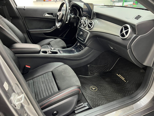 Mercedes-Benz Clase GLA 1.6 Gla250 Amg-line 211cv