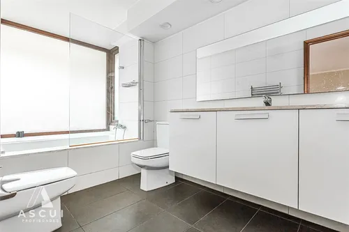 Amplio Departamento En Venta De 3 Dorm. En Providencia