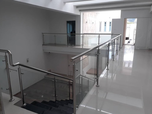 Imagen 3 de 7 de Casa A Estrenar En Urb. Altamira Naguanagua Foc-719