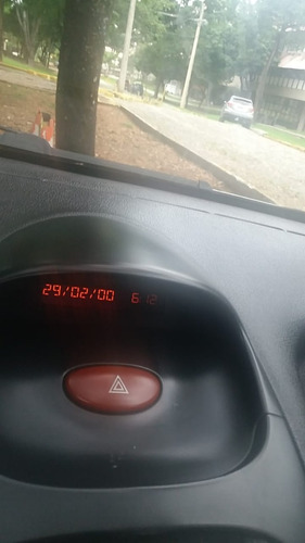 Imagem 3 de 14 de Peugeot 206