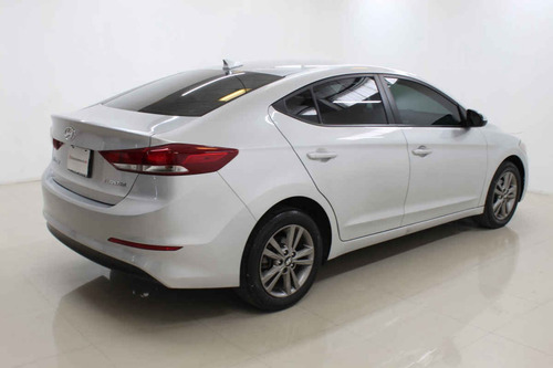 Imagen 5 de 15 de Hyundai Elantra 2017 4 Cilindros