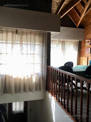 Muy Lindo Chalet De 5 Amb Con Lindo Jardin En Plano Barrio La Lucila