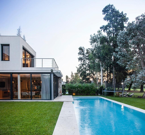 Imagen 4 de 18 de Espectacular Casa En Saint Thomas Este De Canning!!! Unica En La Zona!!!