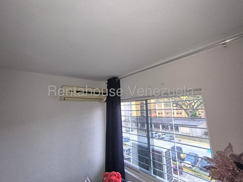 Practico Y Funcional Apartamento Ubicado En Residencias La Abadia, Conjunto Cerrado Con Vigilancia 24 Hrs, Pozo De Agua, Y Ascensor Operativo. Su Distribución Interna Son 84 M2,3 Comodas Habitaciones