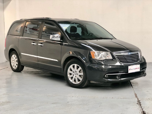 Imagen 2 de 15 de Chrysler Town And Country 2013 Autodrive