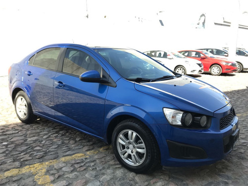 Imagen 4 de 15 de Chevrolet Sonic 4 Puertas