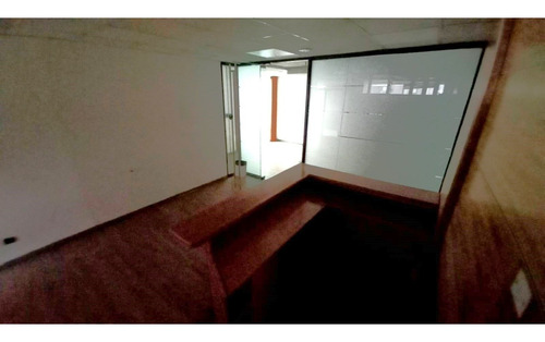 Imagen 27 de 30 de Arriendo Oficina De 681,81 M2, Metro Pedro De Valdivia
